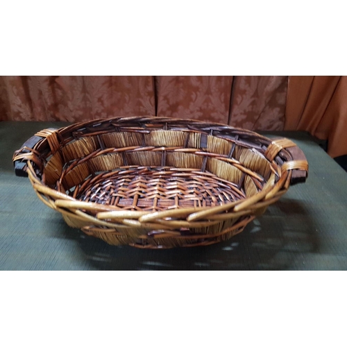 423 - Various Serving Tableware: 2x Large Trays (Wooden and Plastic) and 2x Wicker Baskets (Brown and Red)... 