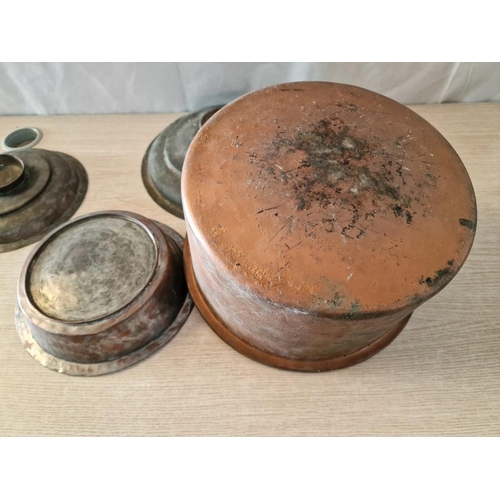 53 - 2 x Vintage Lidded Round Copper Pans, (Approx. Ø's: 24cm and 30cm), (2)