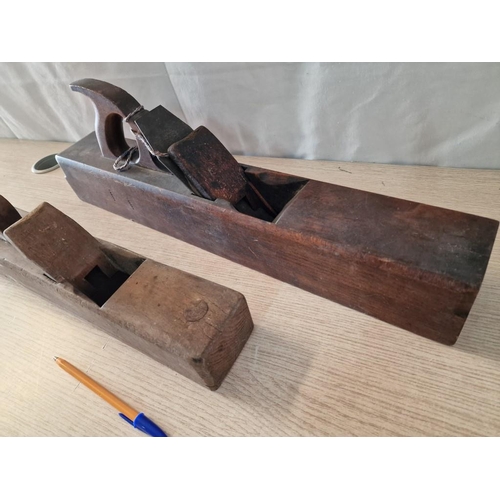 54 - 2 x Vintage Wood Planes / Carpenter's Tools, (Approx. L: 56cm and 43cm), (2)