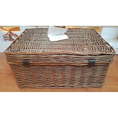 232 - Vintage Traditional Wicker Picnic/Food Hamper with Faux Leather Handle and Straps. (45cm x 30.5cm x ... 