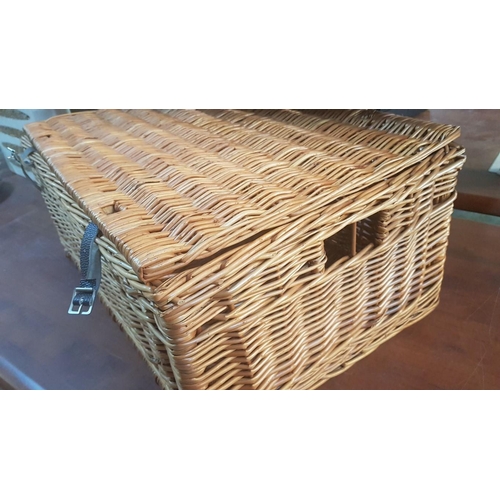 395 - Large Traditional Wicker Picnic Basket/Hamper. (63cm x 43cm x30cm).