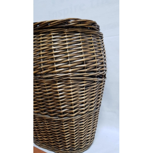 231 - Large Country Style, Wicker Laundry Basket with Lid, 
Approx. 47cm x 42cm x 32cm.