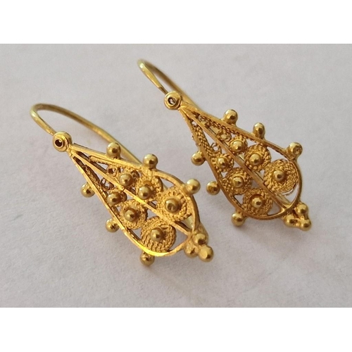 156 - Pair of Ornate 18ct Gold Filigree Earrings, (Approx. H: 25mm, 3.0g)