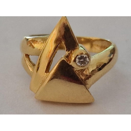 158A - 18ct Gold Ring with Layered Triangle Design and Inset Round Cut Clear Stone, (Approx. 5.4g, Size: M)