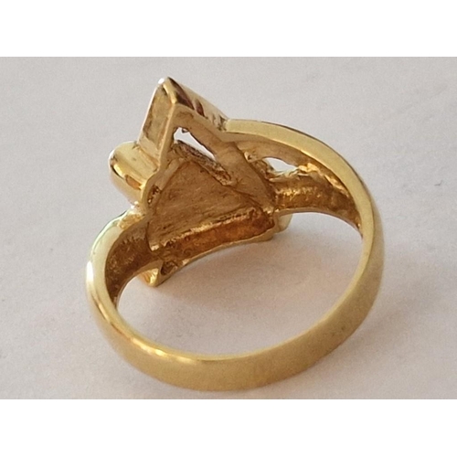 158A - 18ct Gold Ring with Layered Triangle Design and Inset Round Cut Clear Stone, (Approx. 5.4g, Size: M)