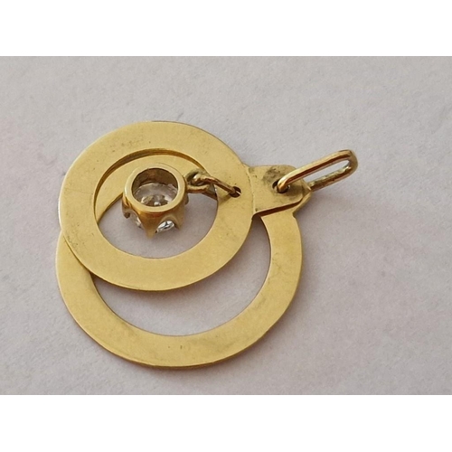 207 - 18ct Gold Round Pendant with Two Round Hoops and Central Hanging Clear Stone, (Approx. Ø: 22mm, 3g)