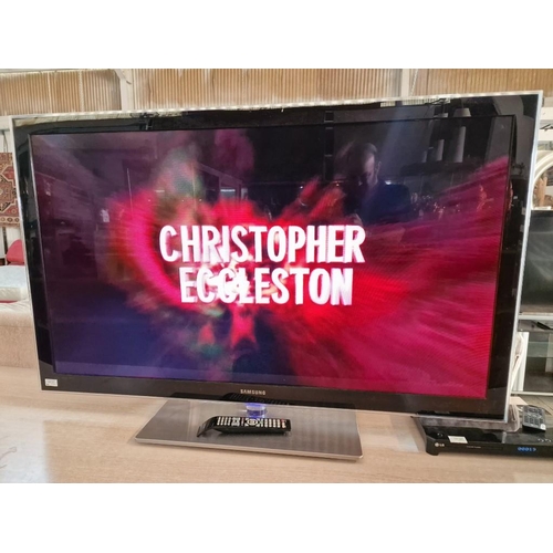 113 - Samsung 55'' Television, (Model: UA55B8000XR), on Stand with Remote Control, * Basic Test and Workin... 