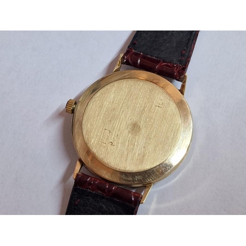 96 - 9ct Gold Rotary Gent's Wrist Watch, with Date, Swiss Made, Gold Baton Hour Markers, Quartz Movement ... 