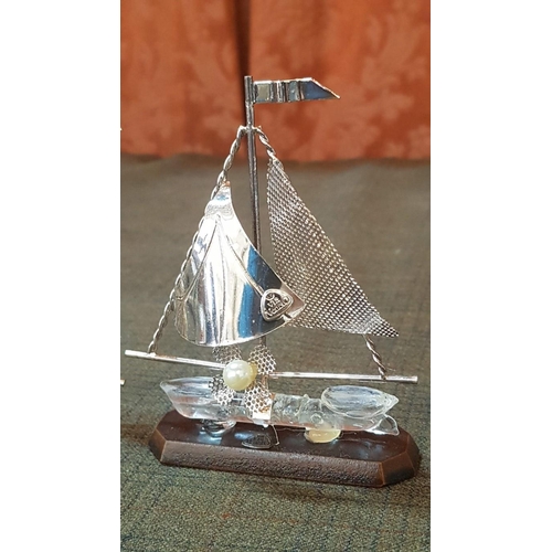 147 - 4 x Small High Quality Silver Sailing Ship Models, Silver-Glass on Wooden Base, Approx. 9cm - 11cm E... 