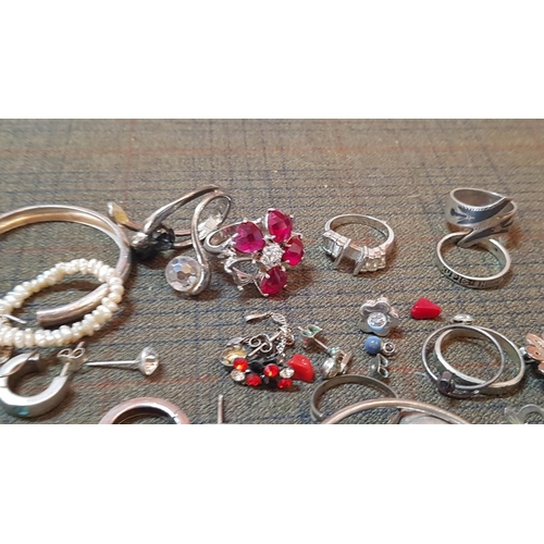 514 - White Metal and Siver Large Collection of Assorted Jewelry ( A/F).