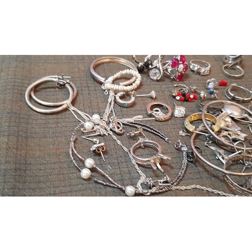 514 - White Metal and Siver Large Collection of Assorted Jewelry ( A/F).