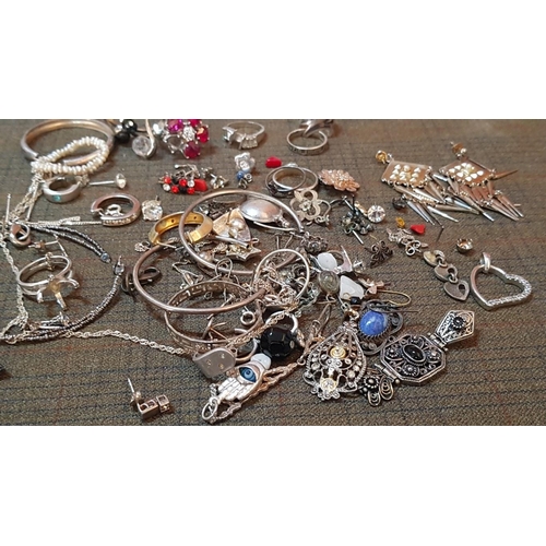 514 - White Metal and Siver Large Collection of Assorted Jewelry ( A/F).