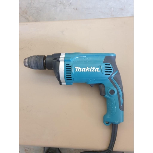 561 - Makita 710w Electric Hammer Drill with 13mm Quick Release Chuck, (Model: HP1631), with 13mm Quick Re... 