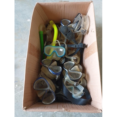 568 - Large Collection of Snorkeling & Diving Gear (Snorkels, Regulators, Facemasks, etc), Untested or a/f... 