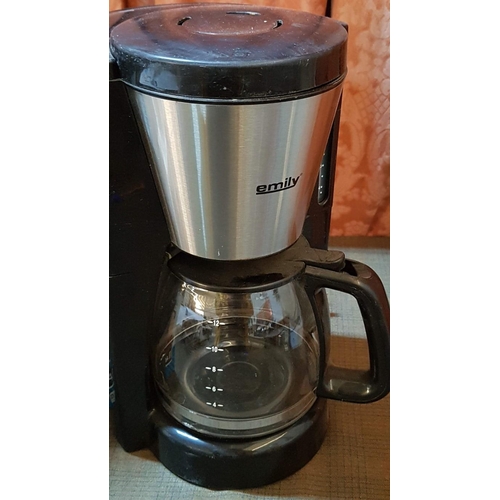 649 - 'Emily' Retro Style Coffee Maker, * Basic Test & Working *. (Extra Coffee Filters)