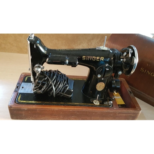 4 - Vintage 'Singer 'Electric Sewing Machine, EB911826 in Wooden Case with Locker (One Key in The Office... 