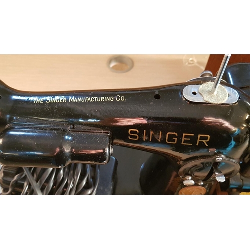 4 - Vintage 'Singer 'Electric Sewing Machine, EB911826 in Wooden Case with Locker (One Key in The Office... 