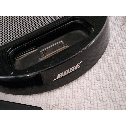 699 - Bose Docking Station with Remote Control (untested)