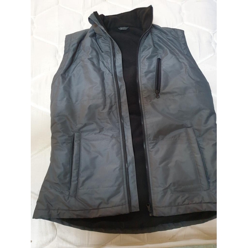 729 - 3 x Non Branded Sleeveless Body Warmers.
Size M