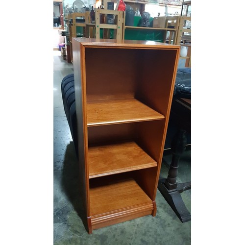 49B - Classical Style Dark Wood 3-Tier Shelf Unit, (Approx. 42 x 31 x 100cm)

* Unused * - Furniture Stock... 