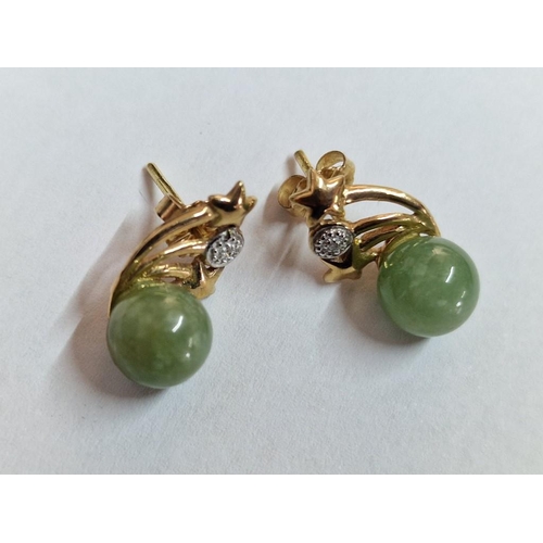 19 - Pair of 9ct Gold Earrings with 'Jade'(?) Spheres and 3 x Arms with Two Stars and One White Gold / Cl... 