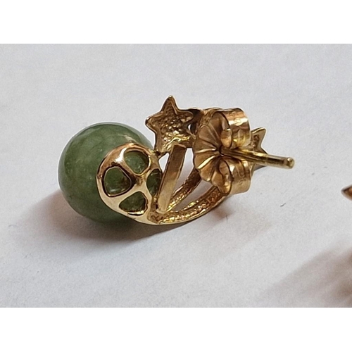 19 - Pair of 9ct Gold Earrings with 'Jade'(?) Spheres and 3 x Arms with Two Stars and One White Gold / Cl... 