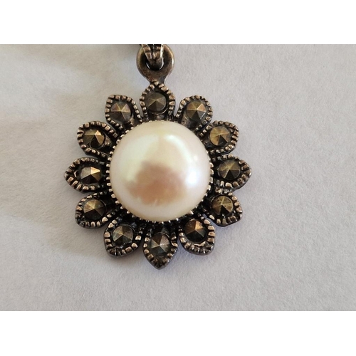 276 - Decorative Sterling Silver Pendant with Marquisate and Pearl on Silver Box Chain Necklace, (Approx. ... 