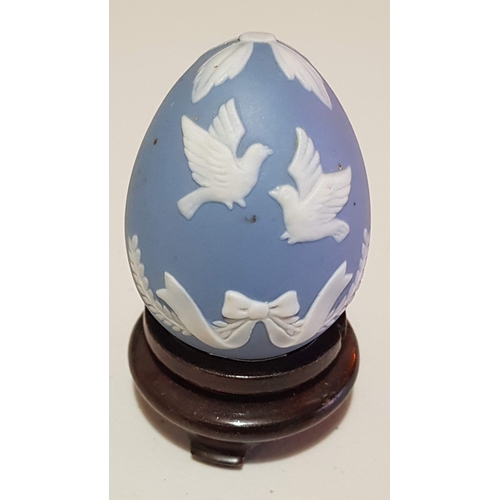 190 - Vintage (Circa 60s) Wedgwood Cherub Egg Trinket Box (Approx. 7.5cm x 4.5cm) Together with Small Vint... 