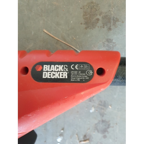 358 - Black & Decker Cordless Extendable Tree Cutter With Extra Battery & Charger. Battery Condition unkno... 