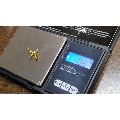 141 - Small Cross Pendant, 18ct Yellow Gold, Approx. 0.8g.