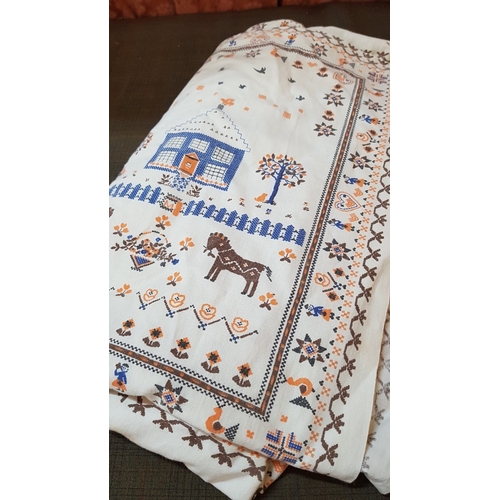 455 - Retro Country Style Tablecloths, Various Shape, Size and Style. (Approx. 41cm x 28cm / 37cm x 37cm /... 