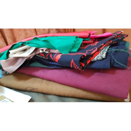 400 - Quantity of Fashion Accessories, Different Fabric, Fashion Patterns and Others.