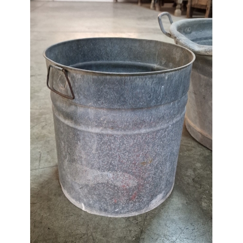 101 - Vintage Galvanised Bathtub / Planter, with Twin Handles, (Approx. 72 x 57 x 31cm Plus Handles), Toge... 