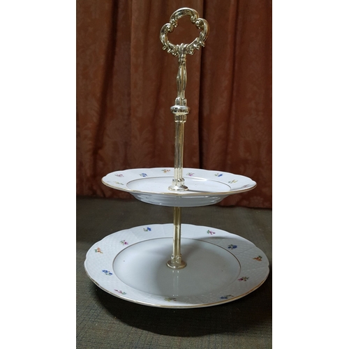 385 - 2-Tier Cake Stand, 'Thun' Fine Bohemia Porcelain from Czech Republic. (Tier Ø:19.5cm, Ø: 24cm).