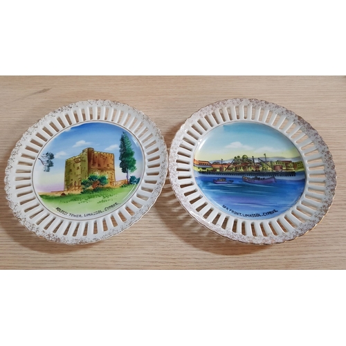 441 - 3x Hand Painted Ceramic Souvenir Ribbon Plates with Scenes from Different Cities, 2x Ø: 20cm Each, 1... 