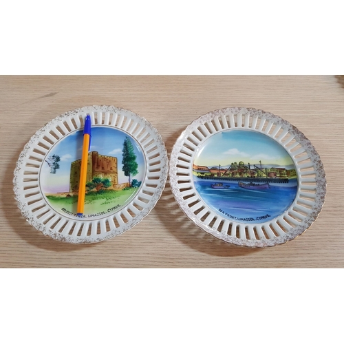 441 - 3x Hand Painted Ceramic Souvenir Ribbon Plates with Scenes from Different Cities, 2x Ø: 20cm Each, 1... 