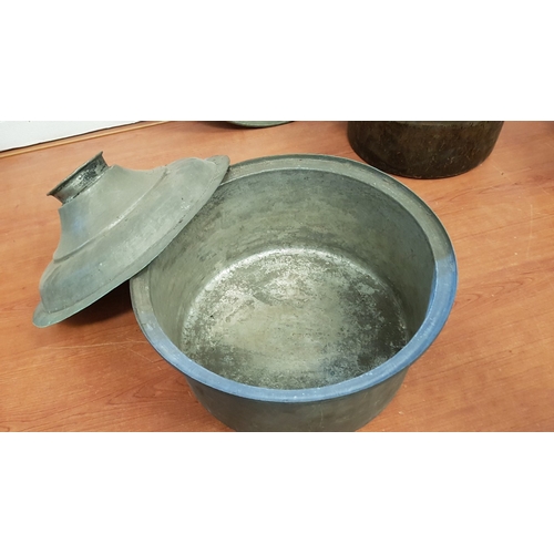 379 - Antique Collection of Traditional Cooking Pots with Lid (Big Ø: 31cm H: 25.5cm, Small Ø:28cm H: 24cm... 