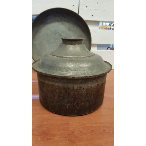 379 - Antique Collection of Traditional Cooking Pots with Lid (Big Ø: 31cm H: 25.5cm, Small Ø:28cm H: 24cm... 