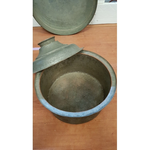 379 - Antique Collection of Traditional Cooking Pots with Lid (Big Ø: 31cm H: 25.5cm, Small Ø:28cm H: 24cm... 