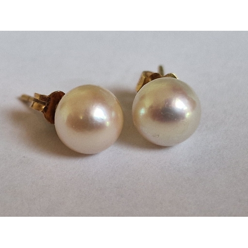 34 - Pair of Pearl & 9ct Gold Earrings (Approx. 2.2g, Ø: 8mm)