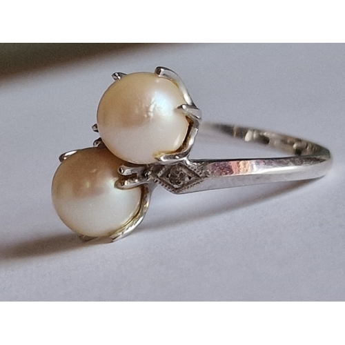 74 - 14ct White Gold Ring with 2 x Pearls in Claw Setting, (Approx. Size: L, 3.5g)