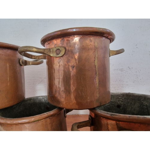 78 - Set of 5 x Heavy Hand Beaten Copper Containers with Twin Brass Handles, (Approx. Ø: 10cm, H: 9cm), (... 