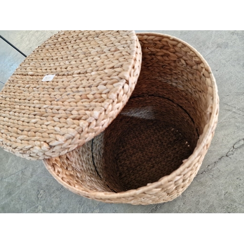 499 - Round Wicker Laundry Basket with Lid