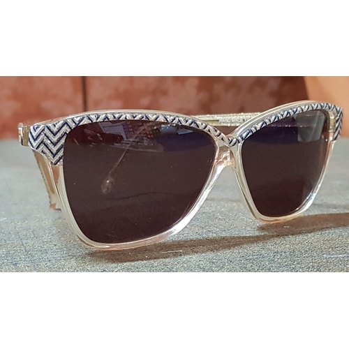 316 - Nina Ricci Paris (1762 GRC), Zigzag Pattern, Ladies Sunglasses, Made in France, Hard Case. (2)