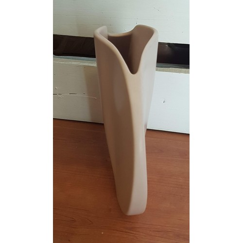 330 - Posh, Pink Post Modern Vase by Dorothe Van Agthoven for Flora Keramiek (Holland), Approx. Ø: 26cm.