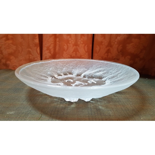 470 - 'Hoya' Japan Clear Frosted Glass Plate, Islands Ice Lead Crystal Decor, Approx. Ø: 30cm H: 6.5cm.