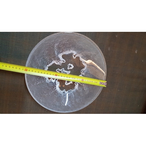 470 - 'Hoya' Japan Clear Frosted Glass Plate, Islands Ice Lead Crystal Decor, Approx. Ø: 30cm H: 6.5cm.