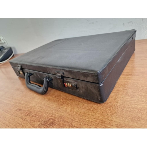 113 - Hoffman Solingen 'Profiline' Stainless Steel 10pc Kitchen Knife Set in Carry Case