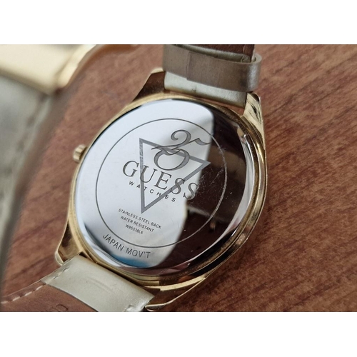 Montre Guess Femme - Cadran Noir Avec Logo 25th Anniversary - Boîtier Argenté 42 Mm - Bracelet Cuir Noir - Occasion