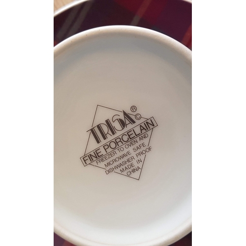 714 - 'Trisa' Fine Porcelain Dinner Service with Modern 'Checkered' Pattern, 12x Dinner Plates, 12x Soup P... 